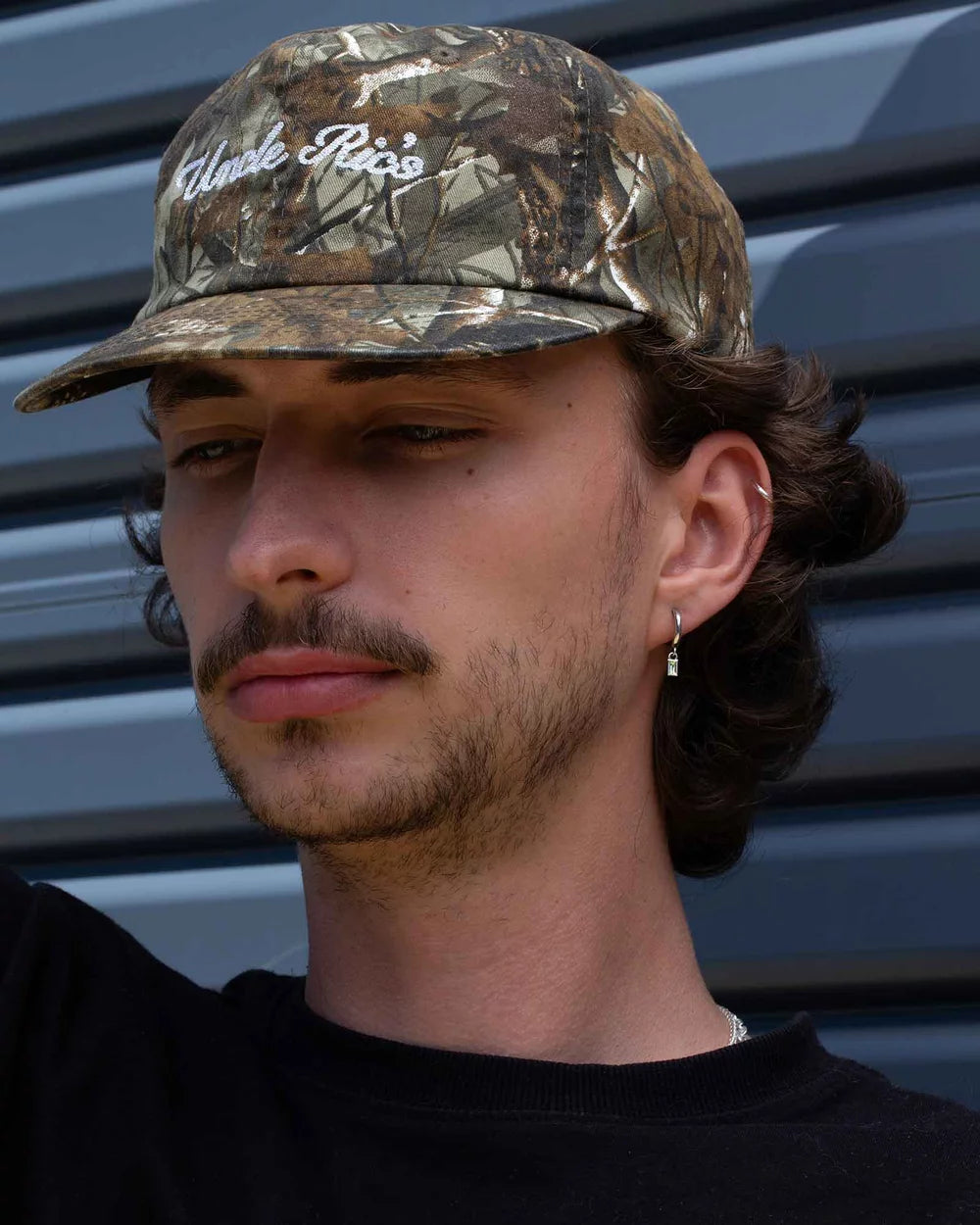 SUE THE BOY Peridot baguette huggie pair - 925 silver/peridot