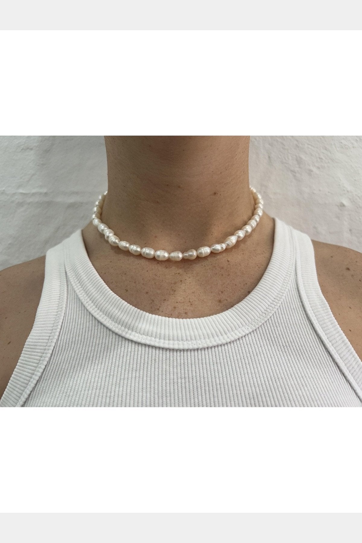 Somewhere necklace - pearl