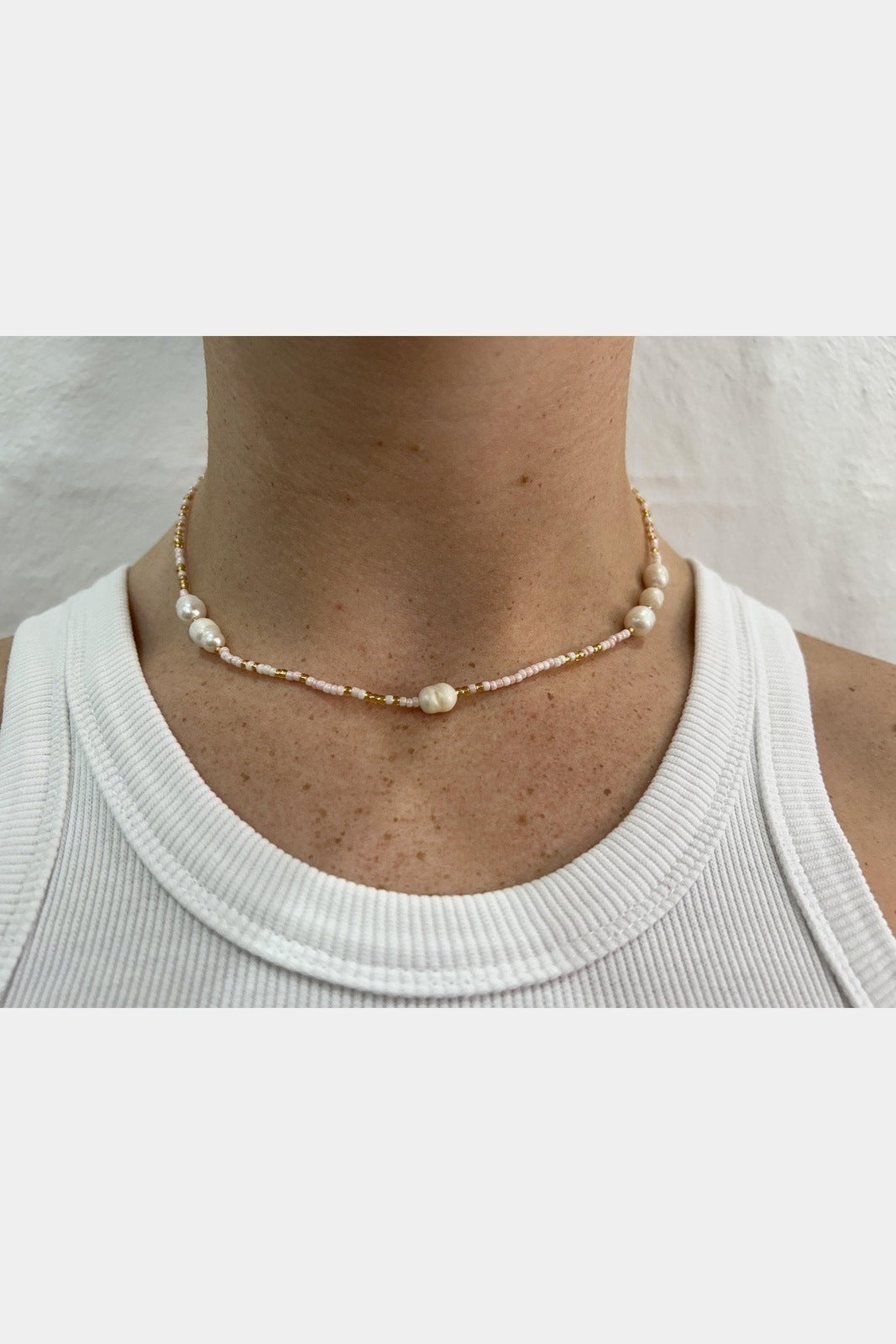 Somewhere necklace - pearl pink